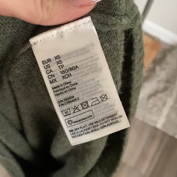 H&M wool blend sweater with pearl detail green size xs - Picture 5 of 6